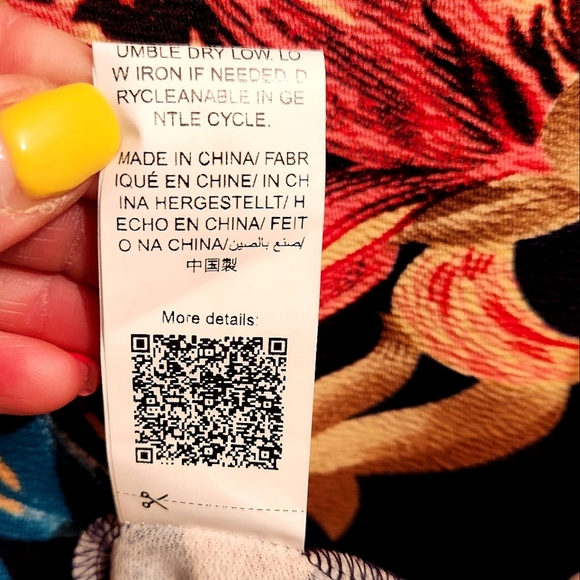 Floral Bodycon Mini Dress Scallop Trim Stretch Sleeveless Black Multicolor NWOT - Picture 8 of 8